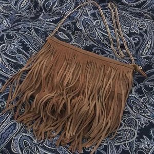 ⭐️crossbody fringe purse⭐️ camel suede HM